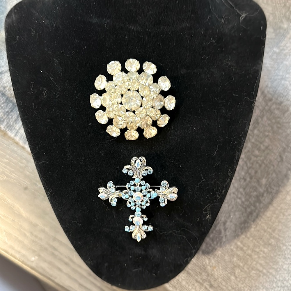 Brooch